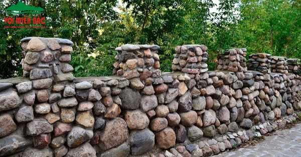 Tường rào đá 